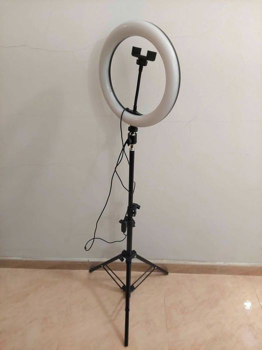 Ring Light LED com tripé regulável até 180cm