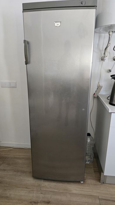 Frigorífico Vertical Jocel A+ (Inox) - 1,70m - Como Novo por Dentro