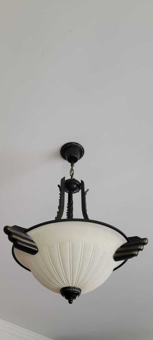 Candeeiros de Tecto Estilo Clássico em Ferro Forjado e Vidro Fosco