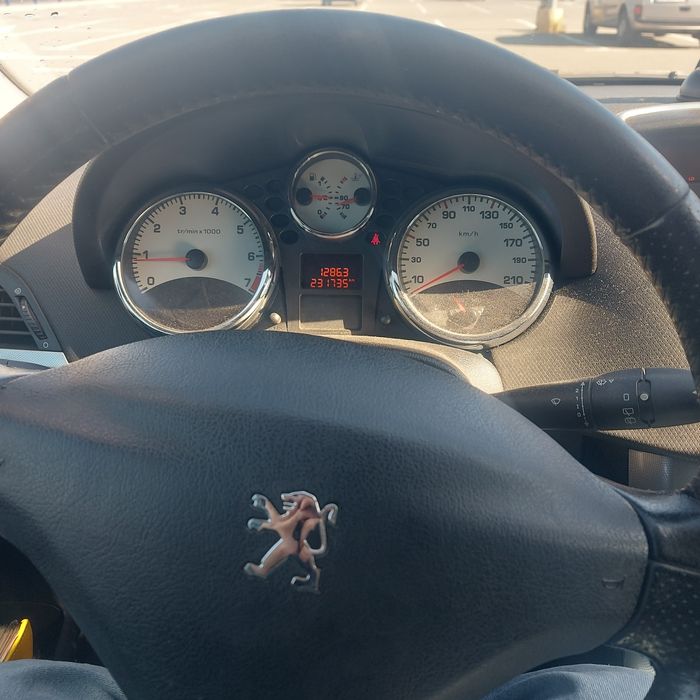 Продам Peugeot 207sw 1.4 бензин 2008 рік  пробіг 232.тис.