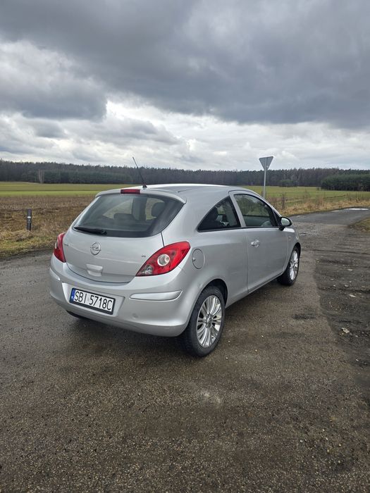Opel Corsa 1,4 Benzyna 2012r