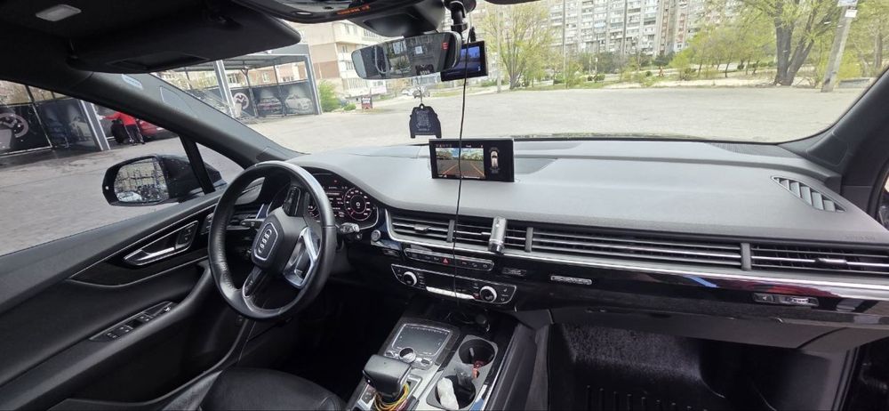 Audi Q7 у відмінному стані