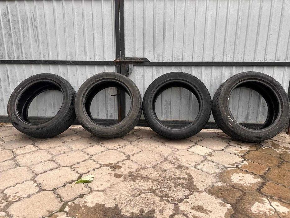 Продам резину 235/50R18