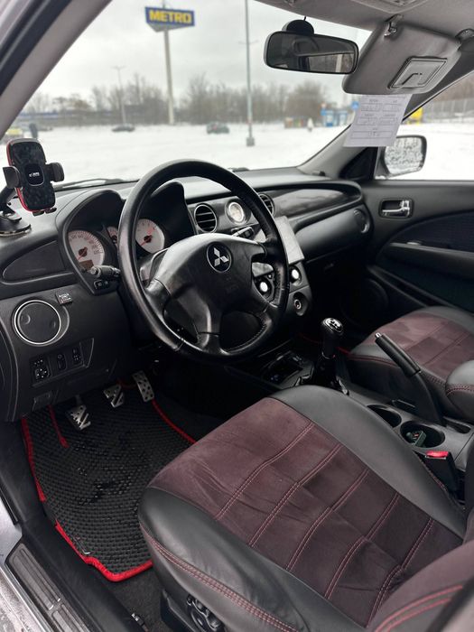 Продам Mitsubishi Outlander