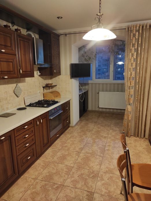 Здається 2х кім квартира на Поділлі 16000+