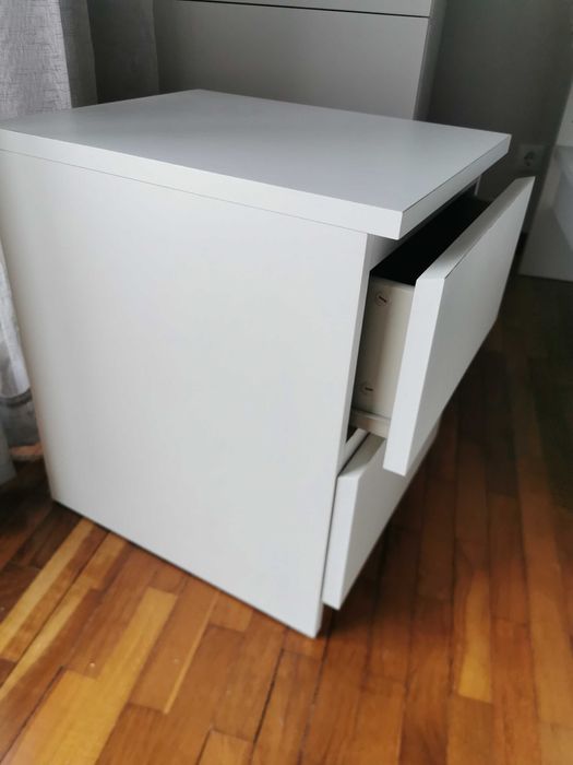 Mesa de cabeceira IKEA