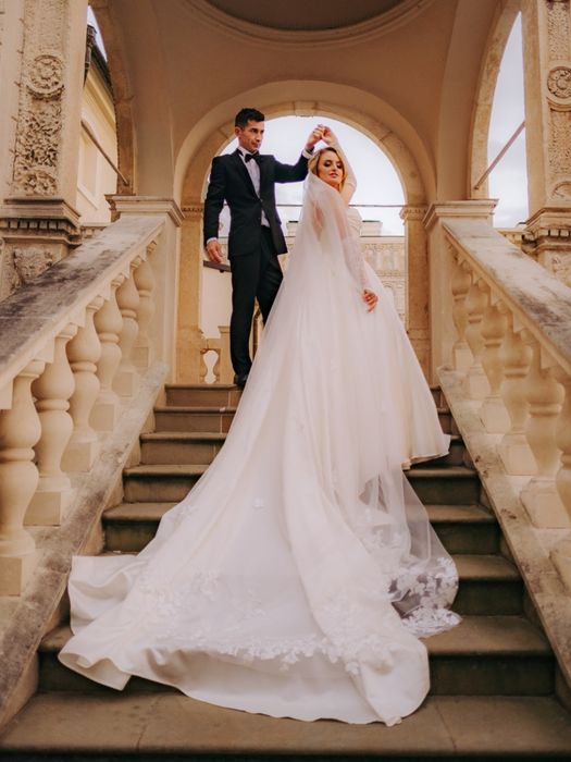 Suknia ślubna satynowa