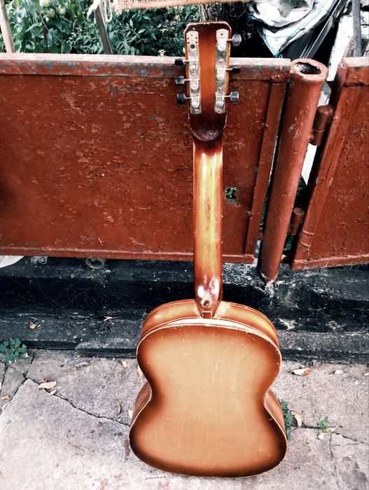 Акустическая гитара времён СССР