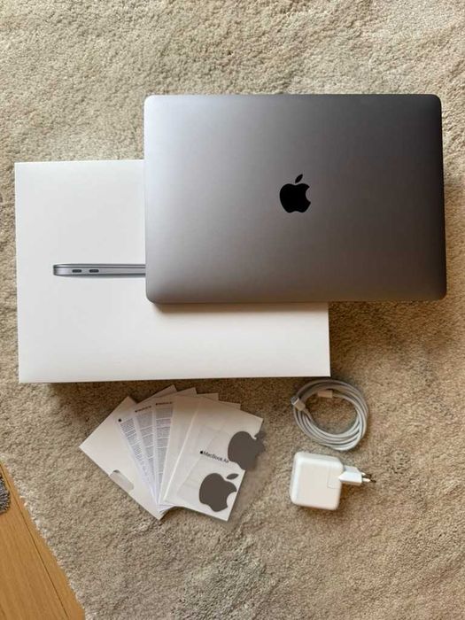 MacBook Air A1 / komplet /super stan !