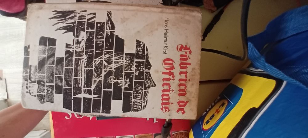 Livro Fabrica dos Oficiais de Hans Helmut Kirst