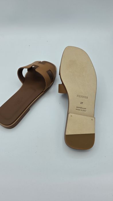 Hermes oran sandálias gold