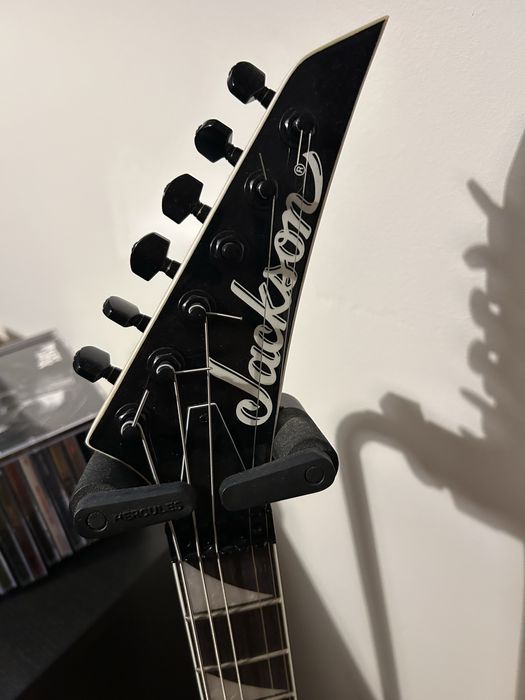 Jackson JS32 King V AH Gloss Black