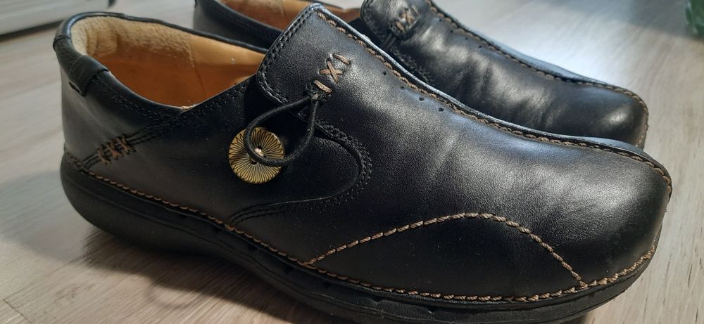 Clarks - Półbuty damskie Un Loop Czarny - rozm 38