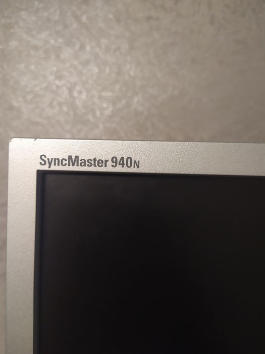 Продам монитор Samsung 19