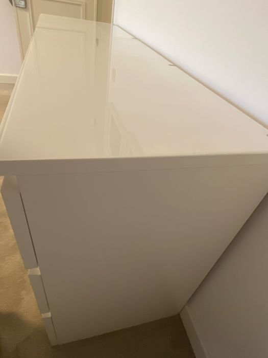 Cómoda Malm branca 6 gavetas e vidro