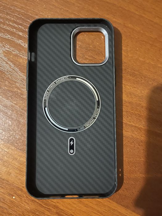 Продам чехлы на iPhone 12 Pro Max.
