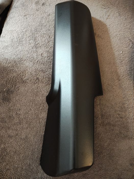 Osłona ramienia lusterka holowniczego RAM 1500/2500/3500 2014–2022 lewa NOWA
