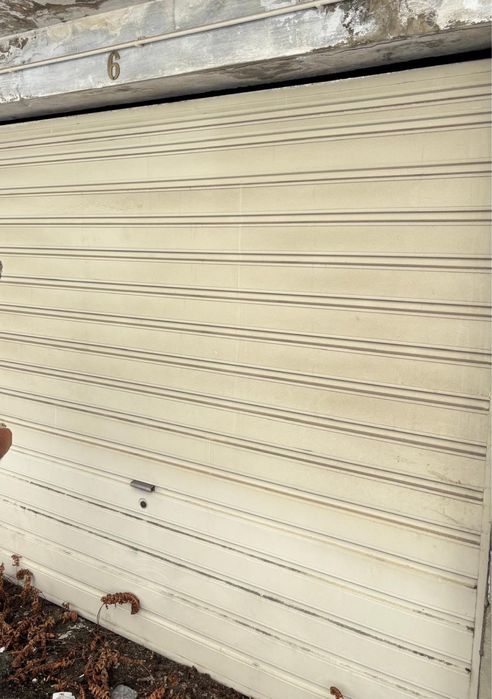 Garagem Santa Tecla para alugar!