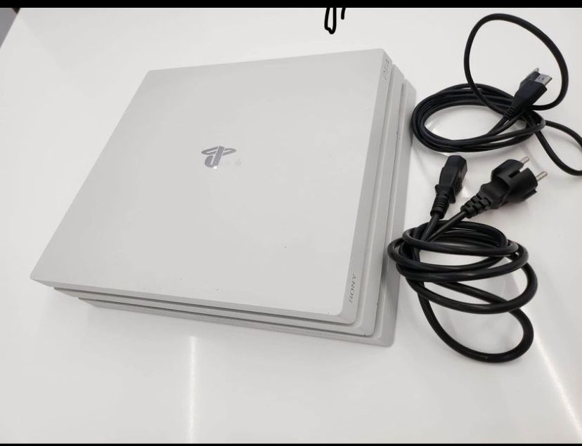 Play station 4 PRO Branca