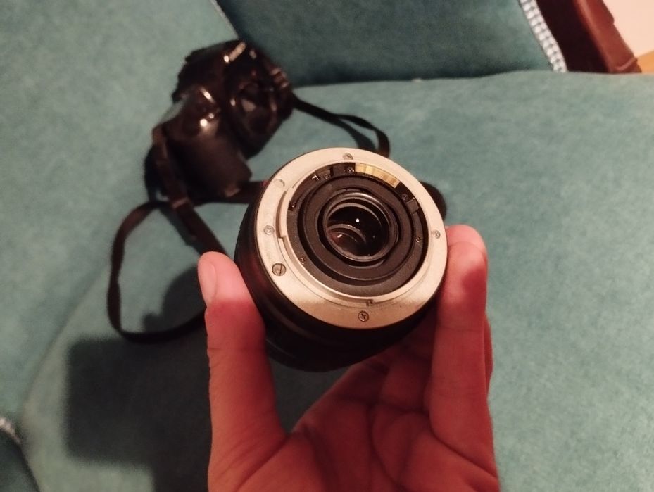 Minolta Dynax 500si com lente SIGMA 24-70