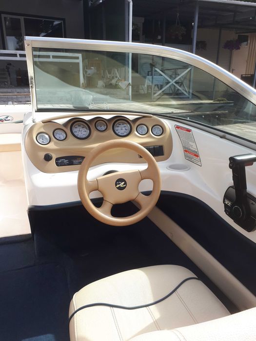 Катер скоростной прогулочный  Для отдыха рыбалки  В отличном состоянии