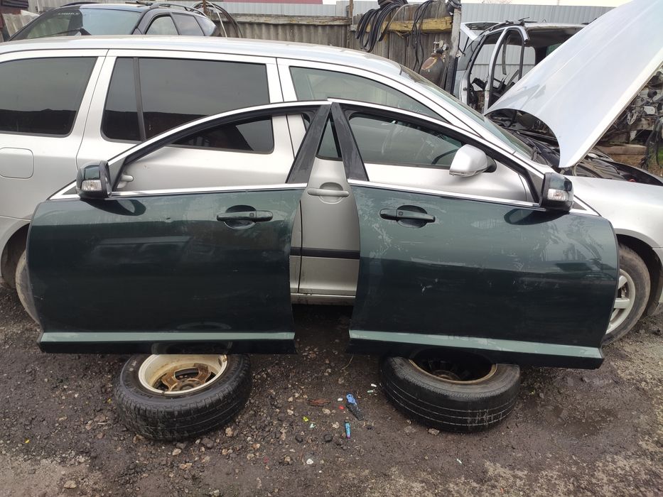 Двері передні праві ліві по запчастинам