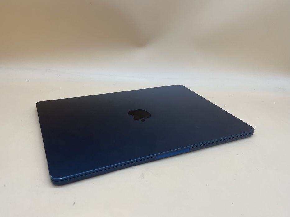 Macbook air 2022 m2 512 gb ssd !