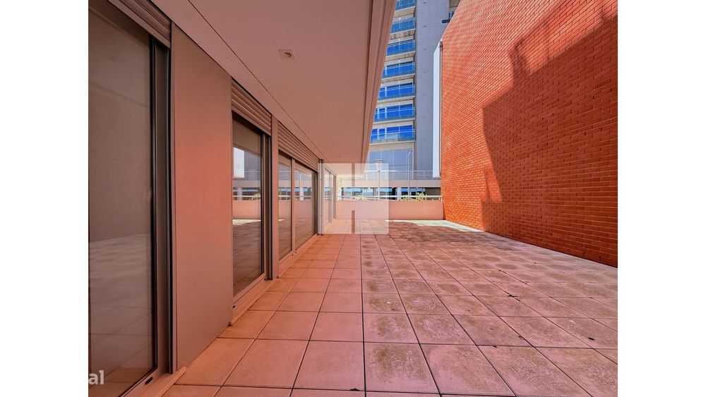 T2 c/ Terraço na Ponte Galante