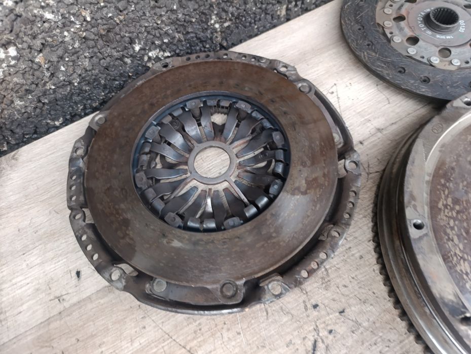Щеплення маховик TOYOTA Avensis T25 т27 AURIS I 1 E15 2.0 D4D 1AD-FTV