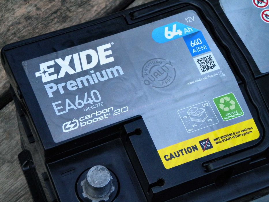 EXIDE Premium 64Ah 640A Carbon Boost 2.0 -/+ 12V Euro Плюс праворуч