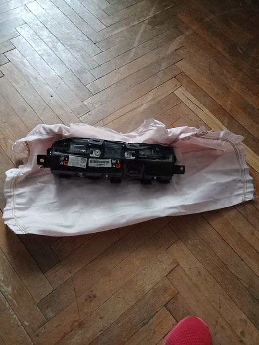 Подушка безопастности колени водителя tesla model s 2015 дорест