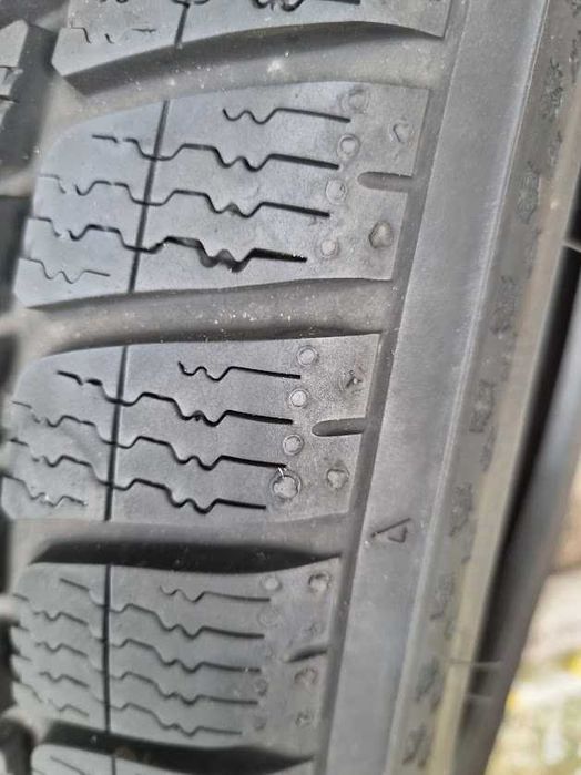 2 Pneus  Dunlop SP Winter Sport 4D com 2 mil km  205   45   17