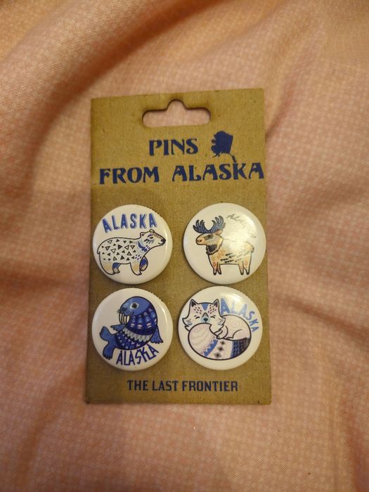 Piny broszki Alaska przypinki