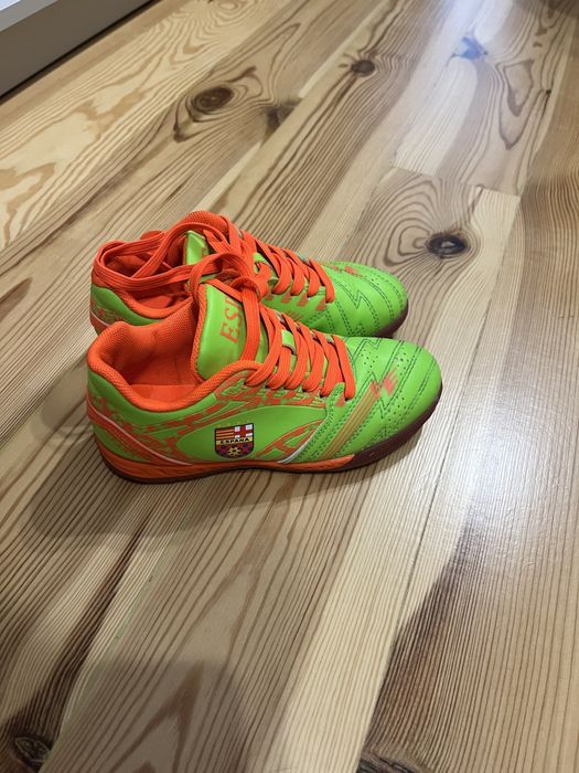 Кросівки для футбола