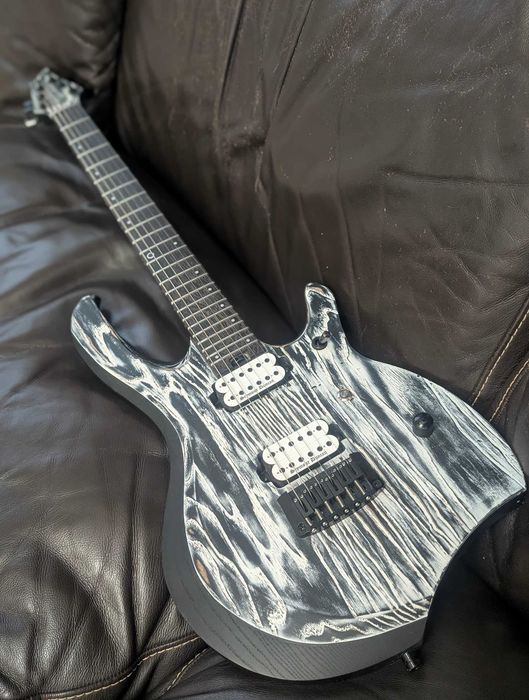 Мастеровая электрогитара Wendigo Dead Winter. Датчики SD Black Winter