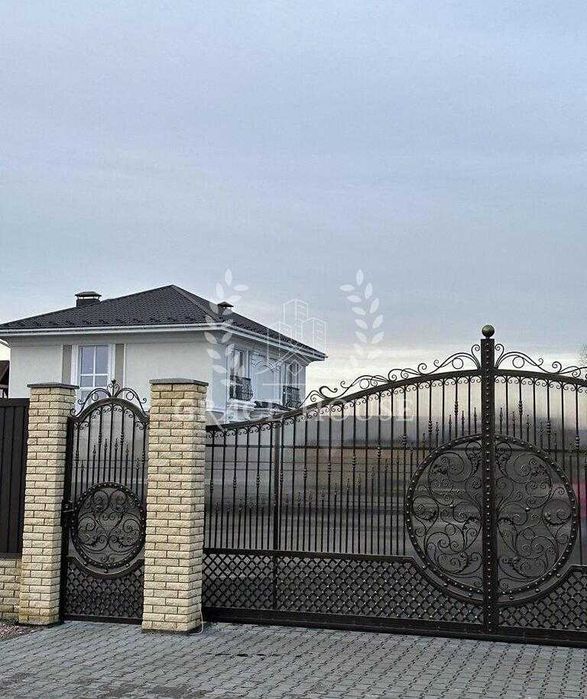 Новий котедж на БЕРЕЗІ ОЗЕРА з РЕМОНТОМ, з охороною у КМ. с. Романків