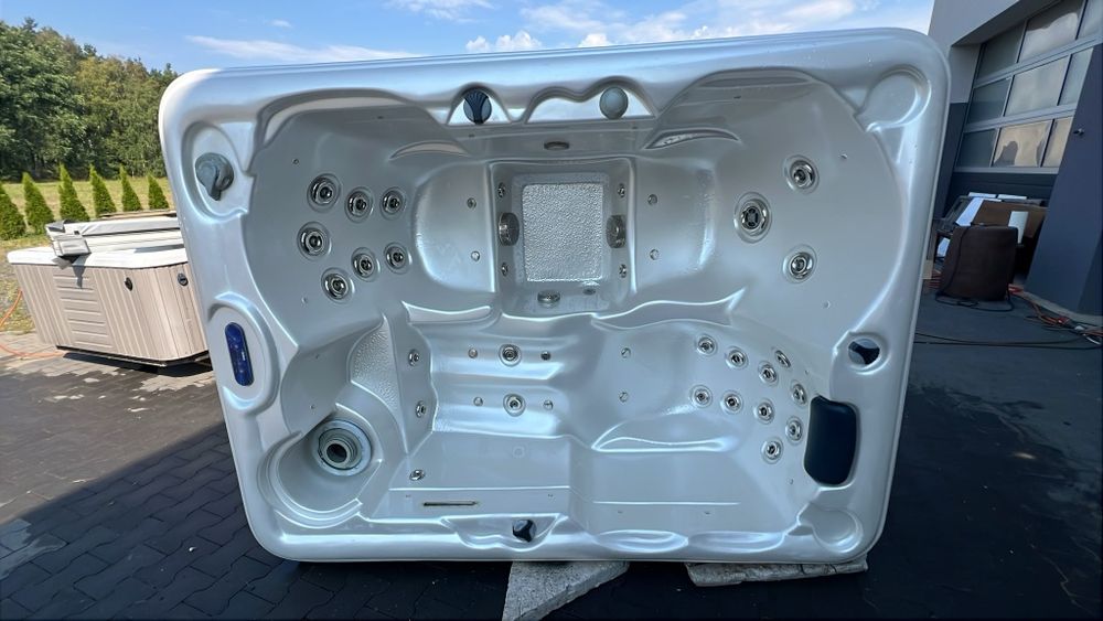 Jacuzzi Ogrodowe Balboa z hydro i powietrznym masazem