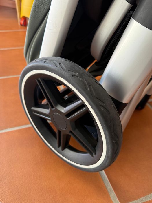 Carrinho JOOLZ HUB + com COCOON