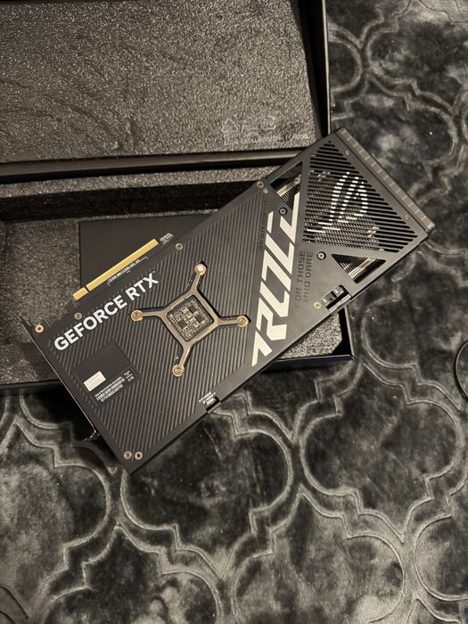 Asus Rog Strix Gaming (RTX 4070 SUPER)