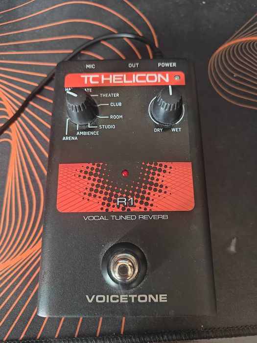 TC Helicon VoiceTone R1