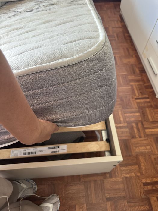 Cama de casal . Ikea