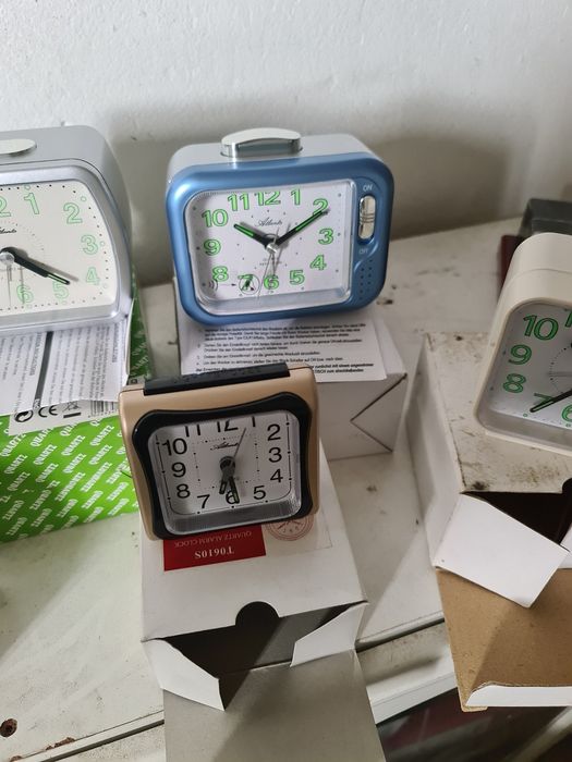 Relogios despertador a pilhas