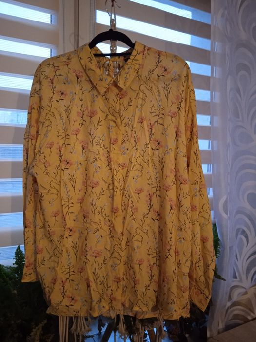 Bluza w kwiaty nowa