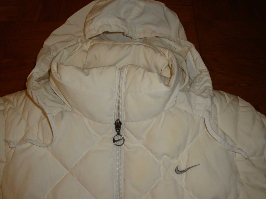 Куртка женская NIKE тёплая , размер S-M ( 38-40 )