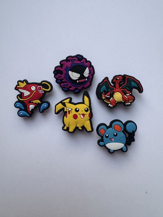 Nowe przypinki do crocsów jak jbbitz charms Crocs Pokemon Pikatchu 5 szt