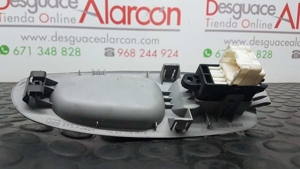 COMANDO DO ELEVADOR FRENTE DIREITO NISSAN ALMERA TINO (V10M) ACENTA