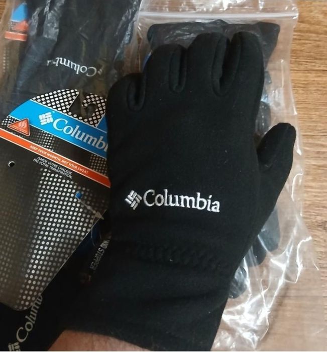 Перчатки columbia, рукавички. Є сенсорний палець для користування Вашим смартфоном.