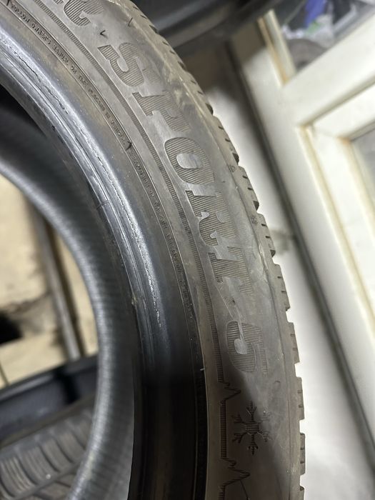 Резина 235/45/18 Dunlop R18 зима пара 95% 2021