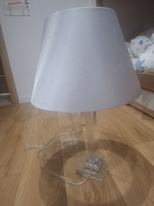 Lampa stołowa z abażurem