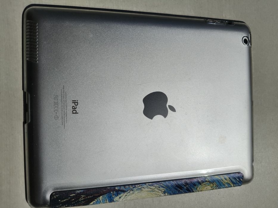 iPad de 4.ª Geração (Modelo MD513GP/A) 16GB